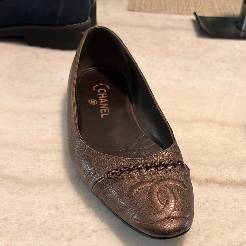 Chanel Women's Brown Leather Ballet Flat with Chain Detail